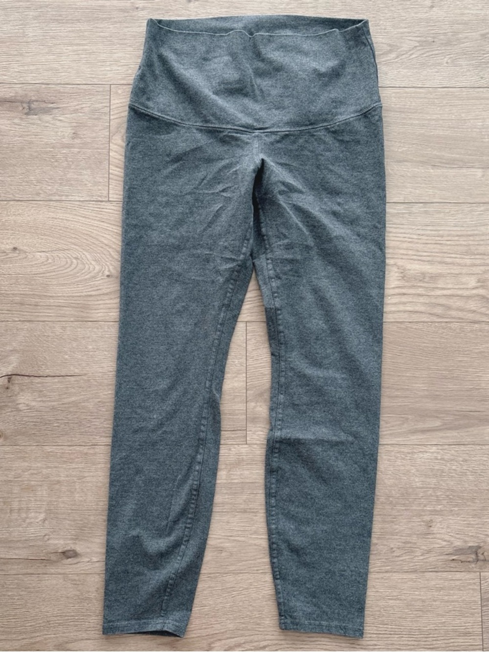 THYME MATERNITY gray leggings